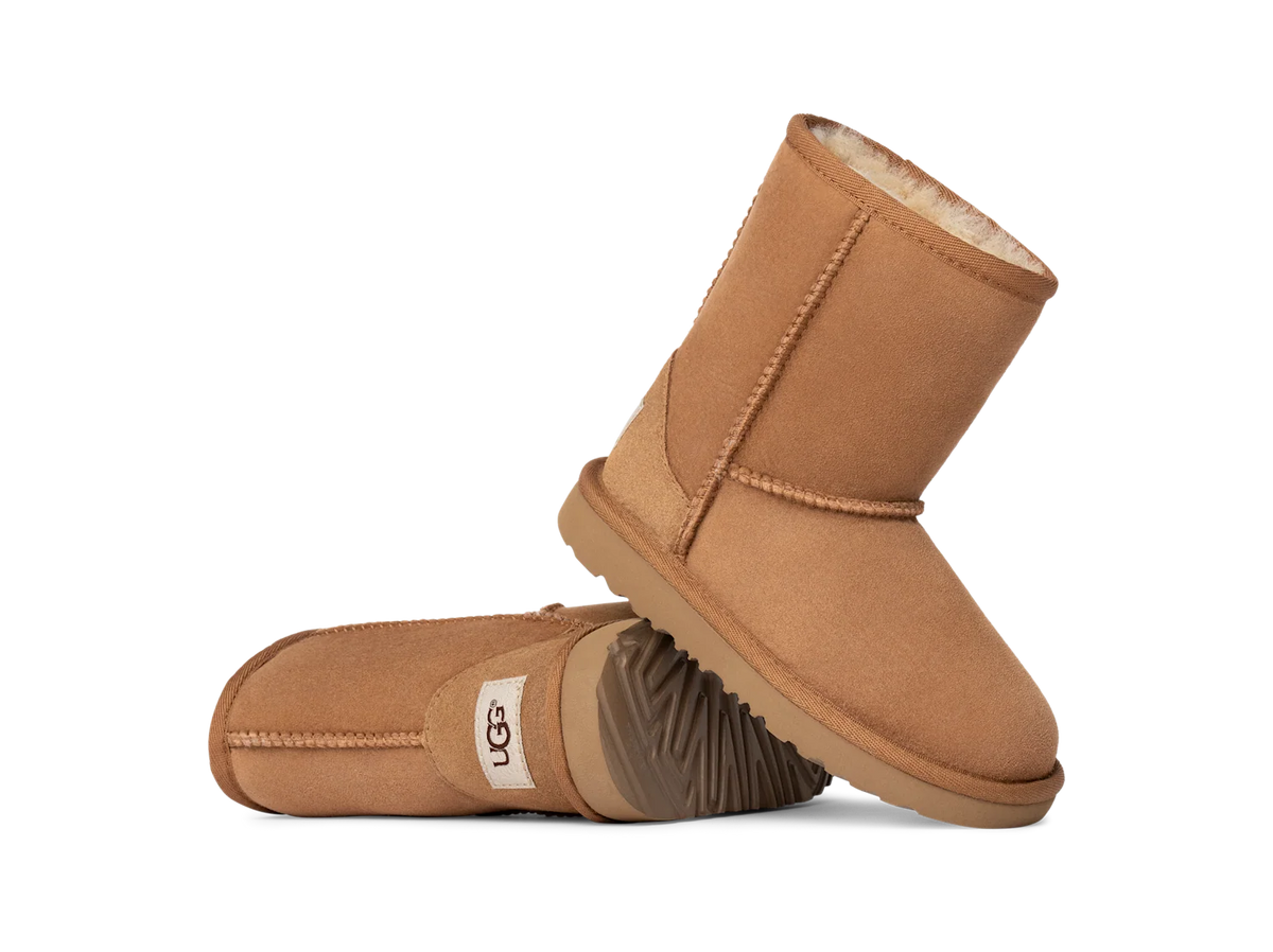 Overkicks - UGG Classic II Boot Chestnut (Kids) (1017703K-CHE) - imagen 3