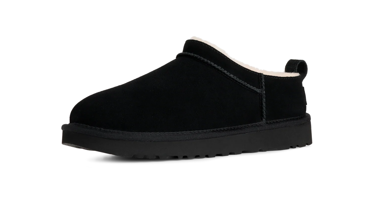 Overkicks - UGG Classic Micro Black (Womens) (1173891-BLK) - vista trasera