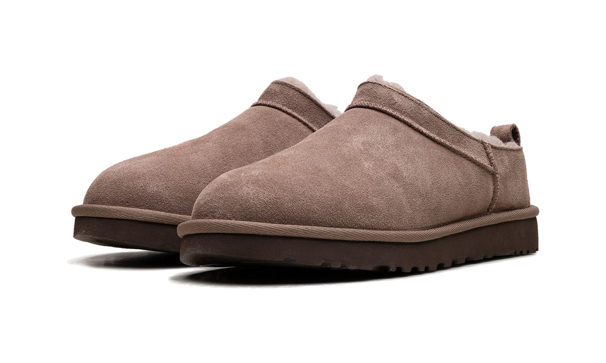 Overkicks - UGG Classic Micro Rocky Oak (Womens) (1173891-RYK) - vista trasera