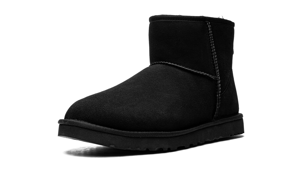 Overkicks - UGG Classic Mini Boot Black (1002072-BLK) - detalle suela