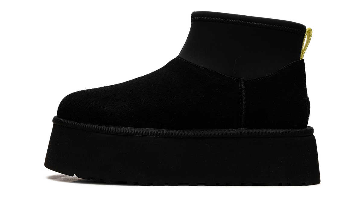 Overkicks - UGG Classic Mini Dipper Boot Black Yellow (Womens) (1168170-BLK) - vista lateral