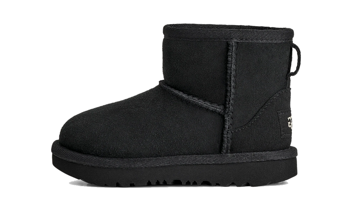 Overkicks - UGG Classic Mini II Boot Black (Toddler) (1017715T-BLK) - vista lateral