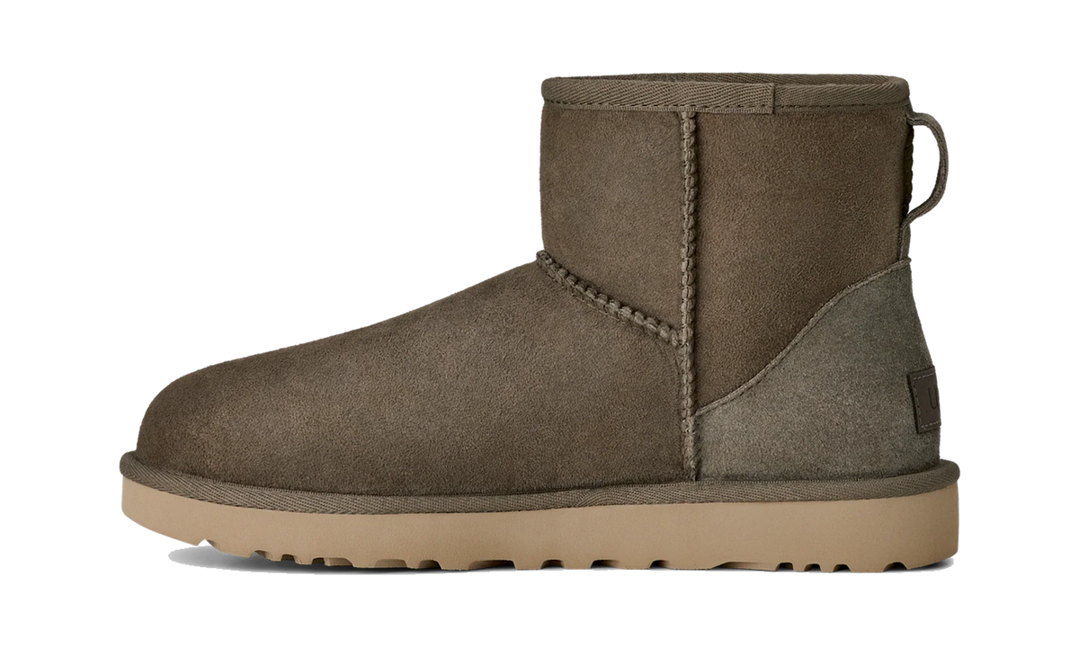 Overkicks - UGG Classic Mini II Boot Dried Oregano (Womens) (1016222-DDRG) - par completo