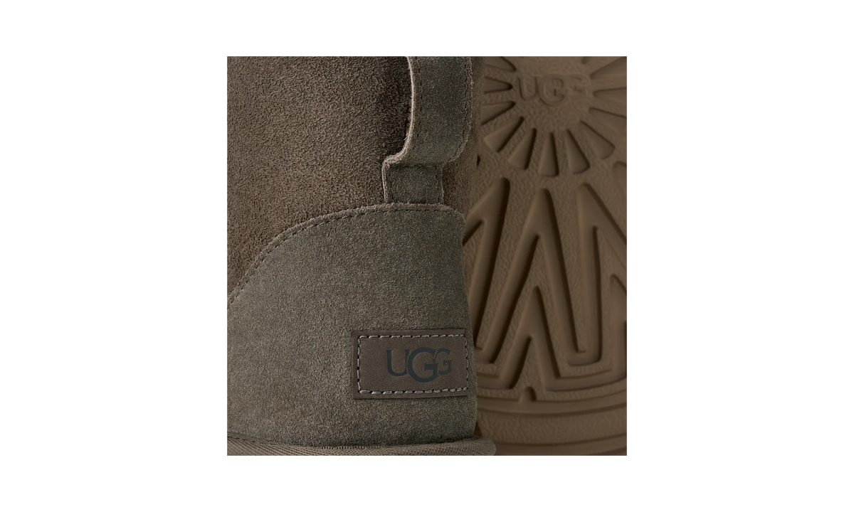 Overkicks - UGG Classic Mini II Boot Dried Oregano (Womens) (1016222-DDRG) - vista superior