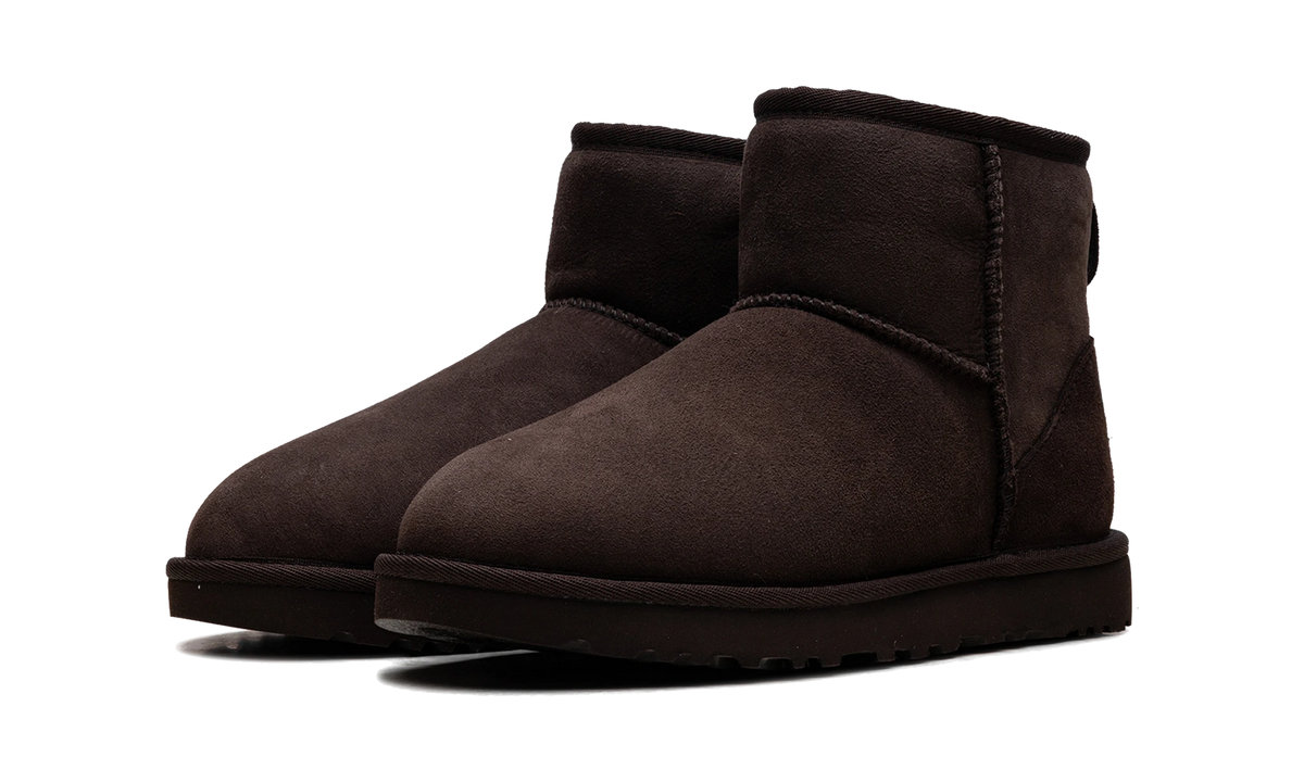 Overkicks - UGG Classic Mini II Boot Dusted Cocoa (1016222-DDC) - vista trasera
