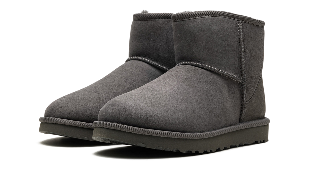 Overkicks - UGG Classic Mini II Boot Grey (1016222-GREY) - vista trasera