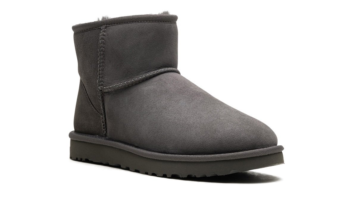 Overkicks - UGG Classic Mini II Boot Grey (1016222-GREY) - detalle logo