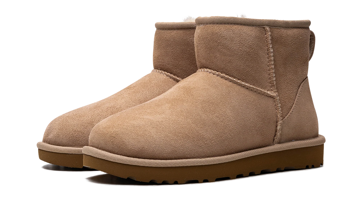 Overkicks - UGG Classic Mini II Boot Sand (1016222-SAN) - vista trasera