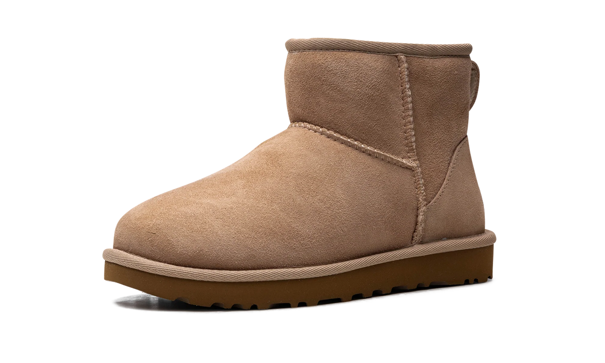 Overkicks - UGG Classic Mini II Boot Sand (1016222-SAN) - par completo