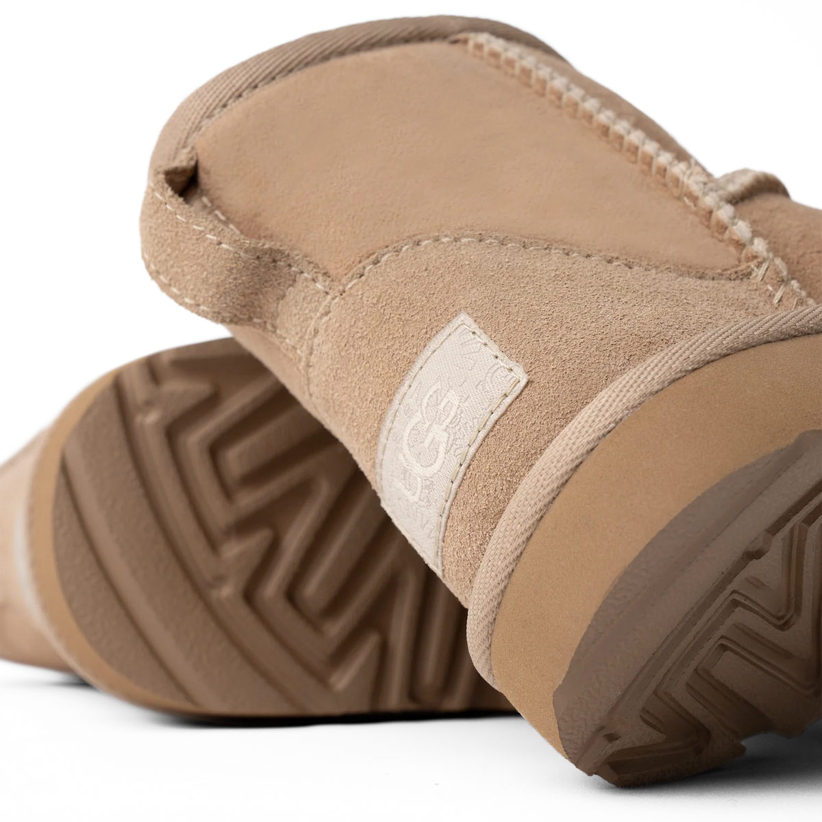 Overkicks - UGG Classic Mini II Boot Sand (Toddler) (1017715T-SAN) - imagen 4