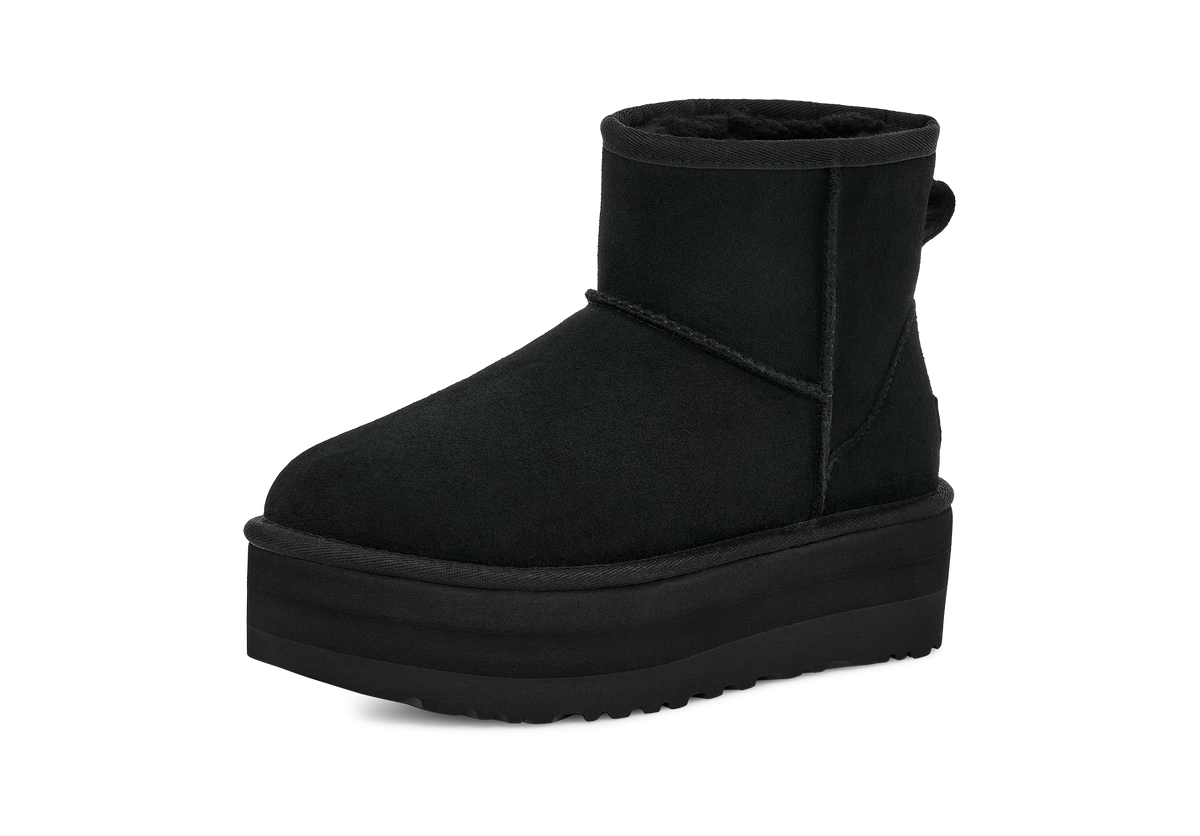 Overkicks - UGG Classic Mini Platform Boot Black (Womens) (1134991-BLK) - vista trasera