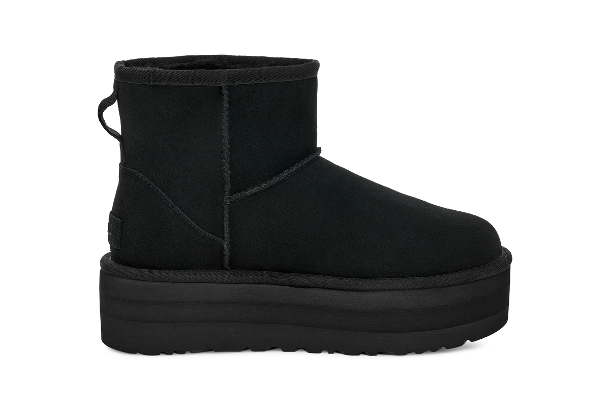 Overkicks - UGG Classic Mini Platform Boot Black (Womens) (1134991-BLK) - par completo