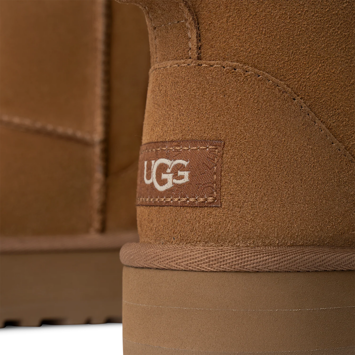 Overkicks - UGG Classic Mini Platform Boot Chestnut (Kids) (1143700K-CHE) - imagen 4