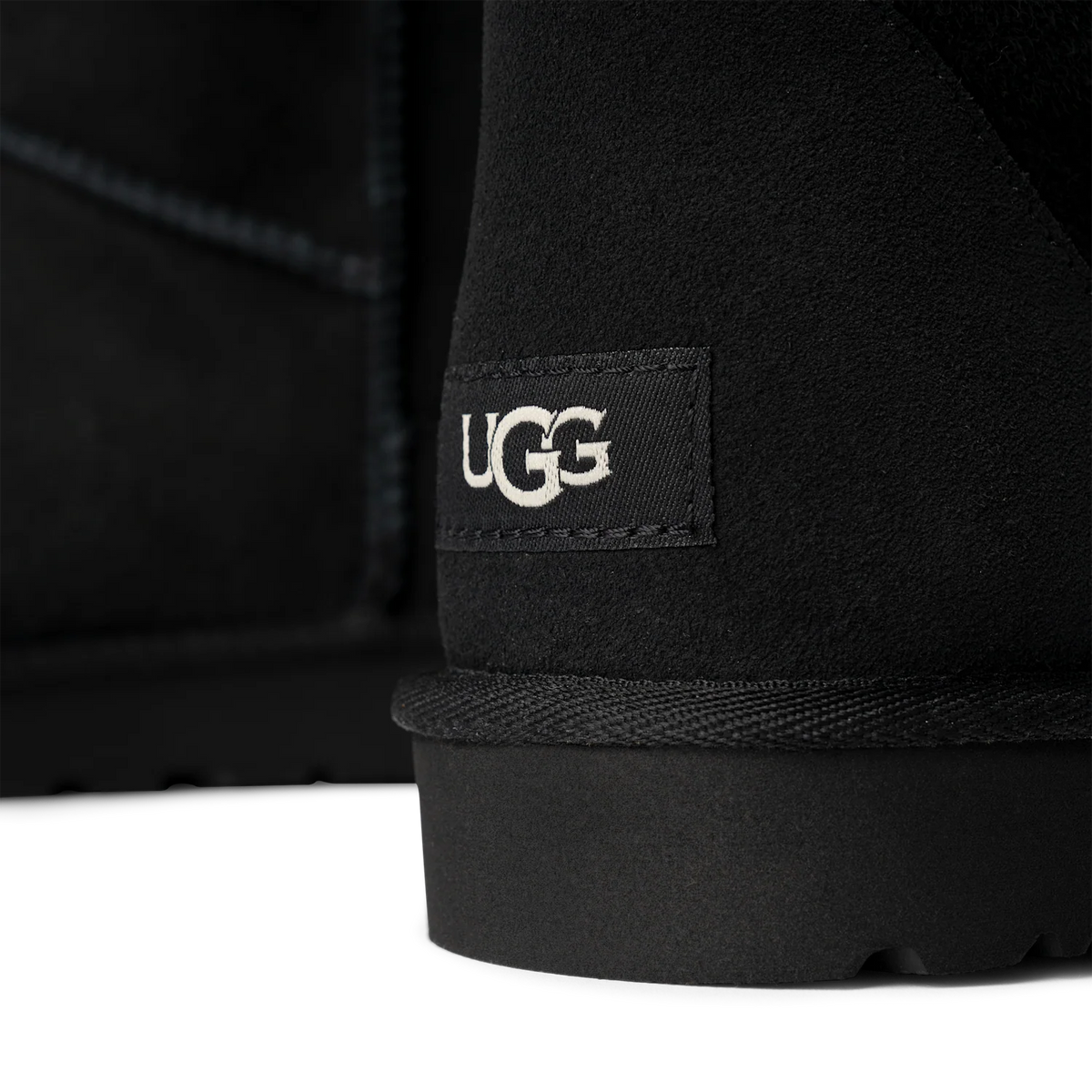 Overkicks - UGG Classic Short Boot Black (5800-BLK) - detalle suela