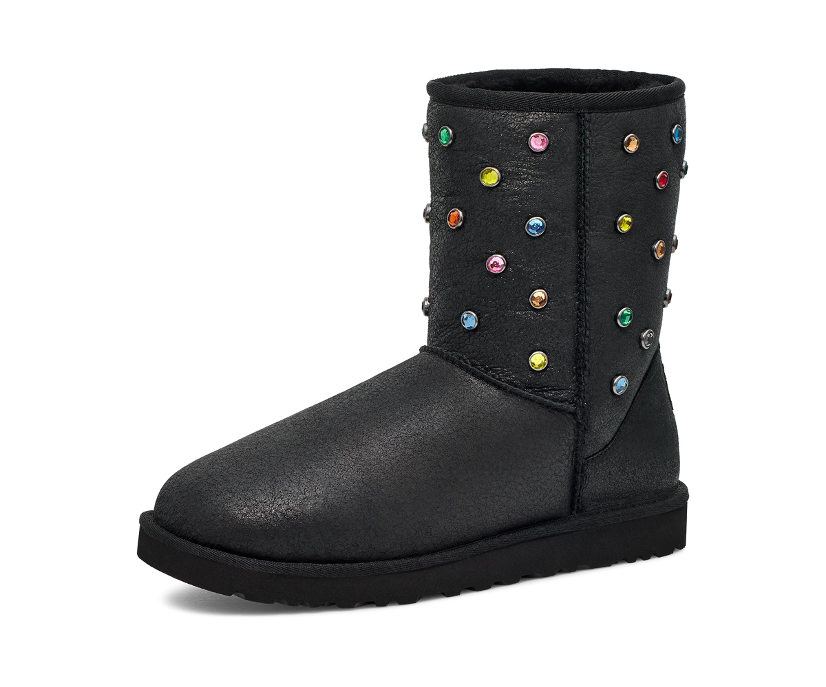 Overkicks - UGG Classic Short Boot Gallery Dept. Black (1166951-BLK) - par completo