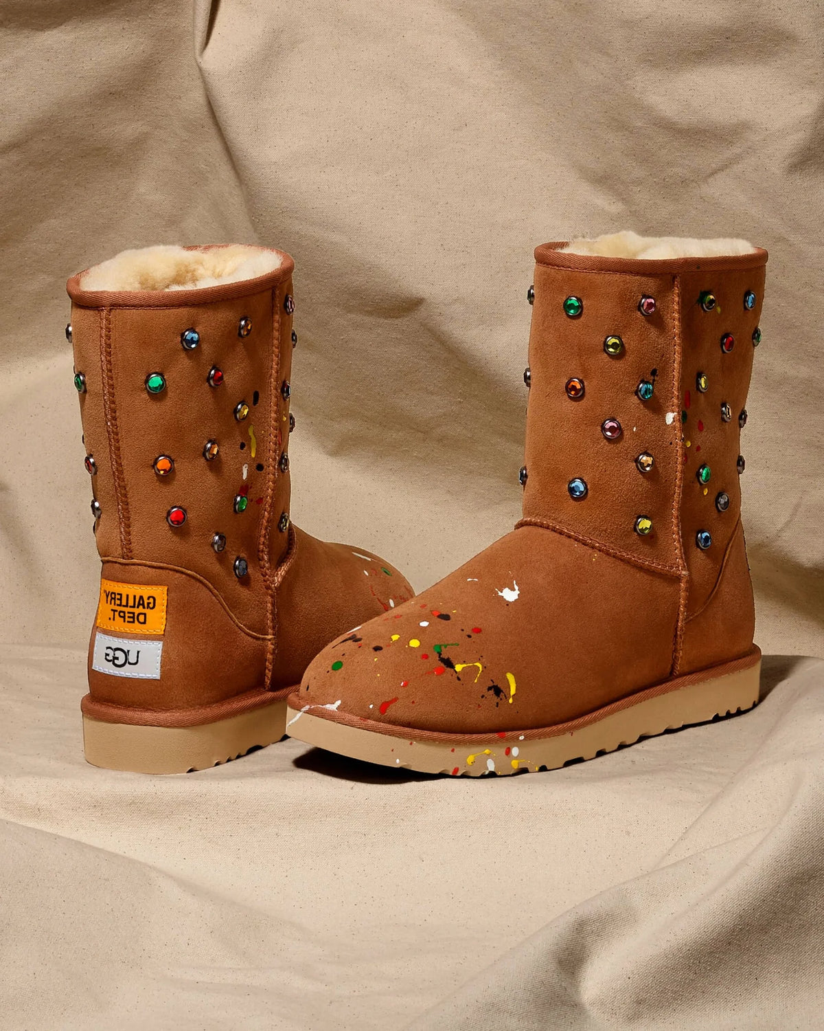 Overkicks - UGG Classic Short Boot Gallery Dept. Chestnut (1166953-CHE) - vista trasera