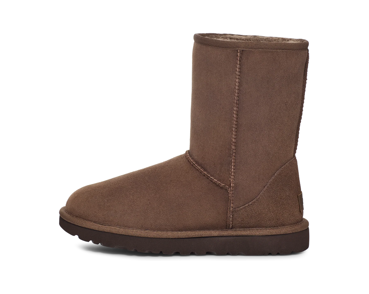 Overkicks - UGG Classic Short II Boot Burnt Cedar (Womens) (1016223-BCDR) - vista lateral