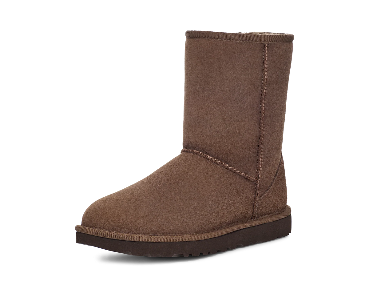 Overkicks - UGG Classic Short II Boot Burnt Cedar (Womens) (1016223-BCDR) - vista trasera