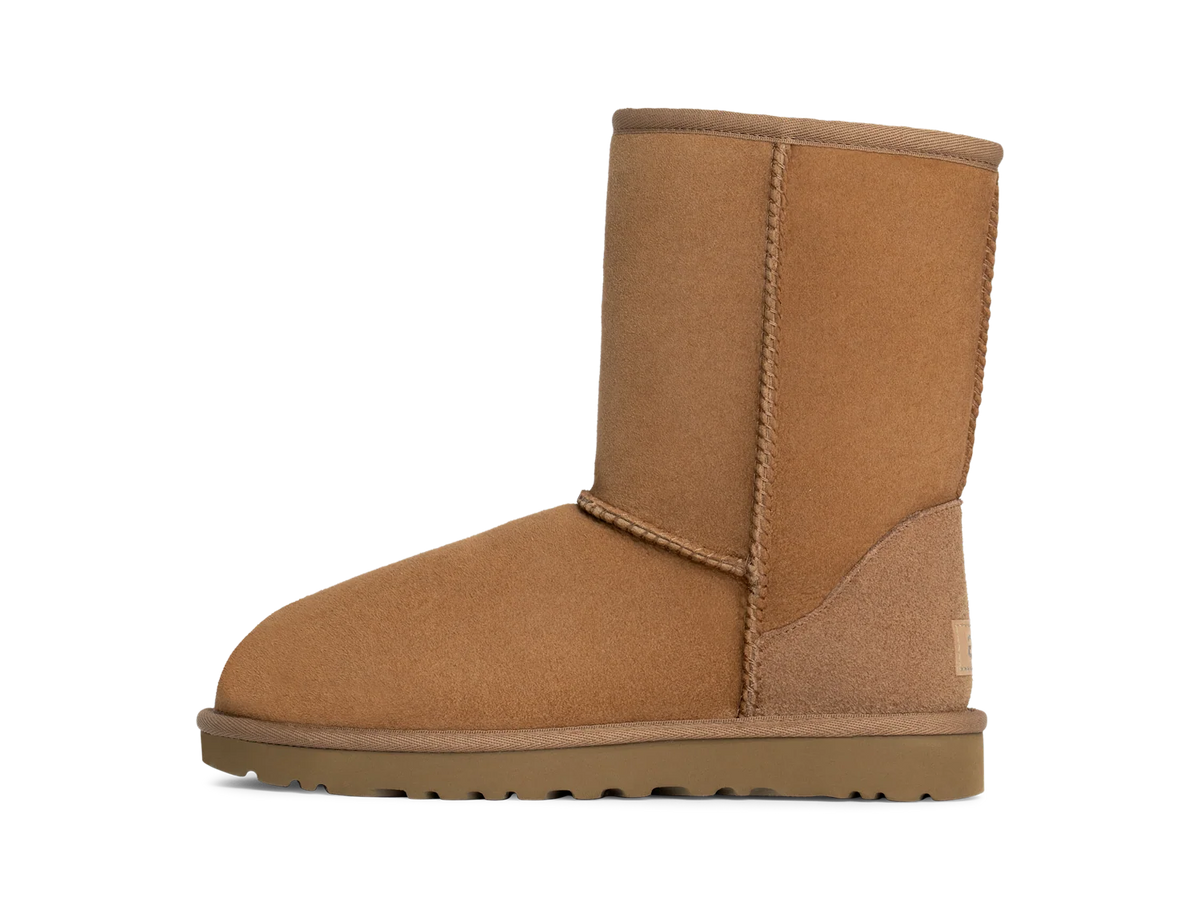 Overkicks - UGG Classic Short II Boot Chestnut (Womens) (1016223-CHE) - vista lateral