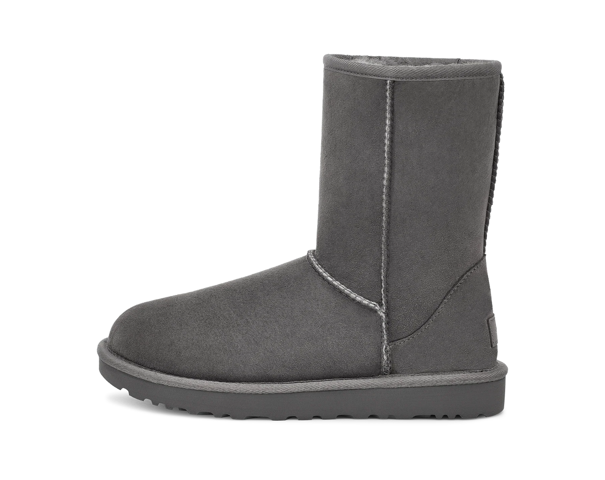 Overkicks - UGG Classic Short II Boot Grey (Womens) (1016223-GREY) - vista lateral