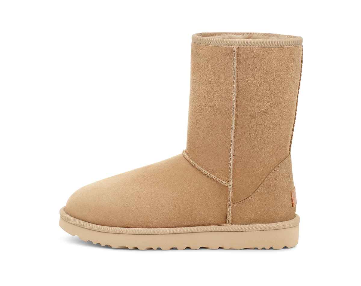 Overkicks - UGG Classic Short II Boot Mustard Seed (Womens) (1016223-MDSD) - vista lateral