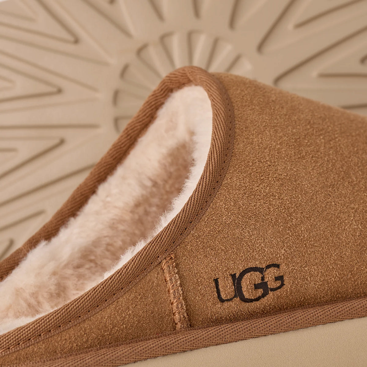 Overkicks - UGG Classic Slip-On Chestnut (1129290-CHE) - vista superior