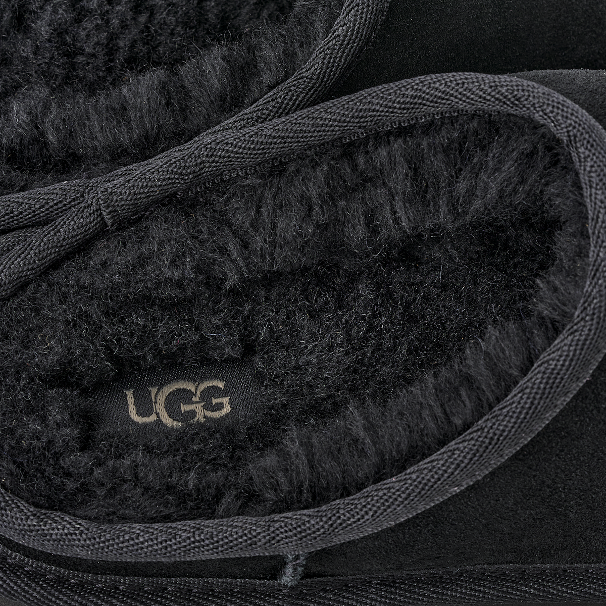 Overkicks - UGG Classic Slip-On Slipper Black (Kids) (1161030K-BLK) - imagen 5