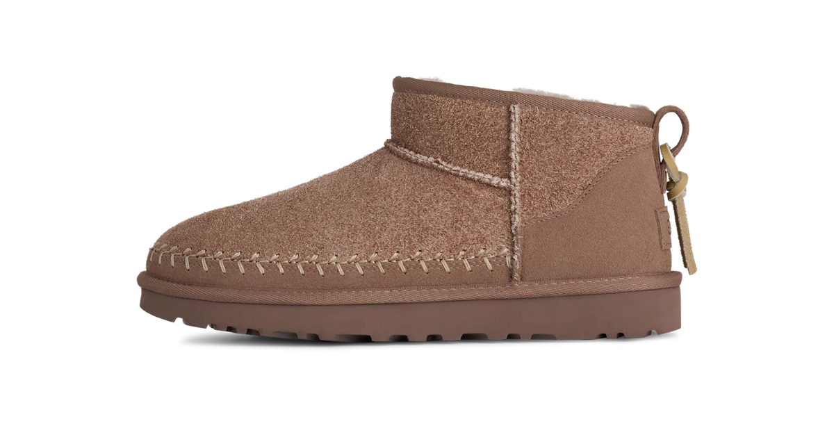Overkicks - UGG Classic Ultra Mini Biarritz Boot Rocky Oak (Womens) (1171538-RYK) - vista lateral