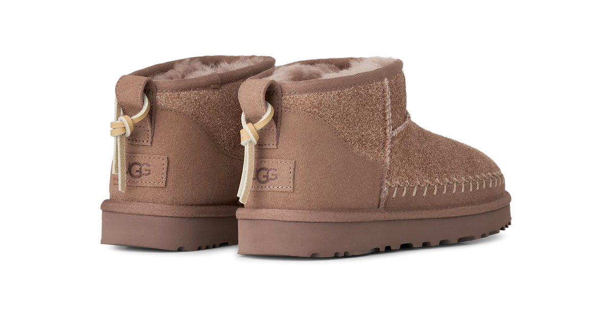 Overkicks - UGG Classic Ultra Mini Biarritz Boot Rocky Oak (Womens) (1171538-RYK) - detalle suela