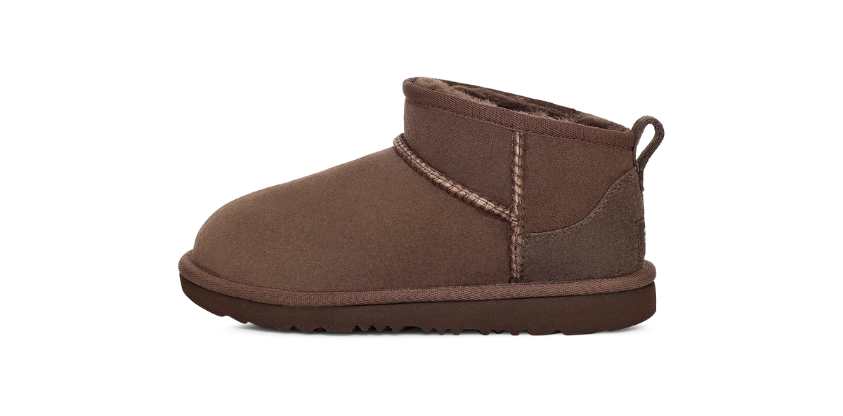 Overkicks - UGG Classic Ultra Mini Boot Burnt Cedar (Kids) (1130750K-BCDR) - vista lateral
