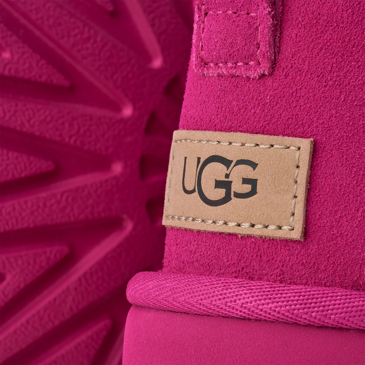 Overkicks - UGG Classic Ultra Mini Boot Dark Peony (Womens) (1116109-DNY) - vista superior