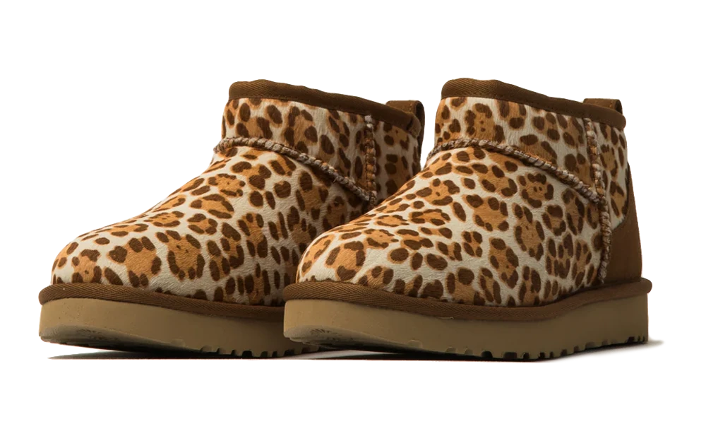 Overkicks - UGG Classic Ultra Mini Boot Felicity Leopard Jasmine (Womens) (1178110-FDJ) - vista trasera