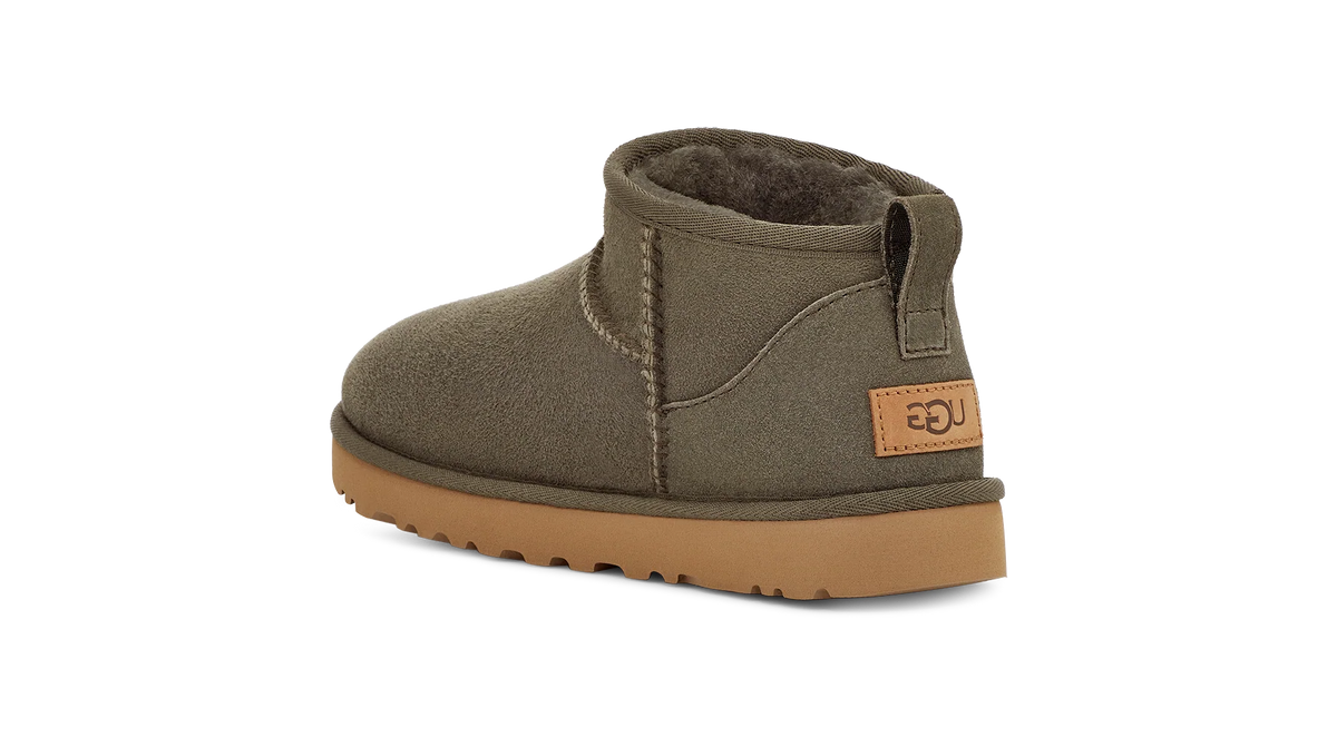 Overkicks - UGG Classic Ultra Mini Boot Forest Night (Womens) (1116109-FRSN) - detalle suela