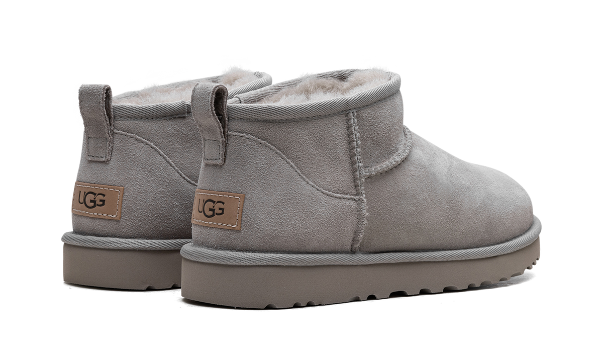 Overkicks - UGG Classic Ultra Mini Boot Goat (1116109-GOA) - par completo