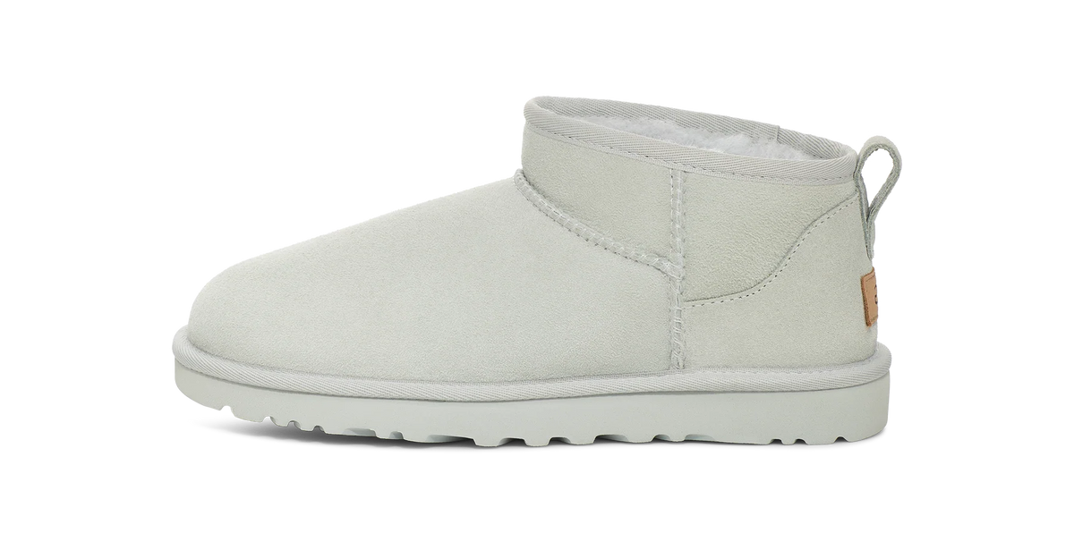 Overkicks - UGG Classic Ultra Mini Boot Goose (Womens) (1116109-GOO) - vista lateral