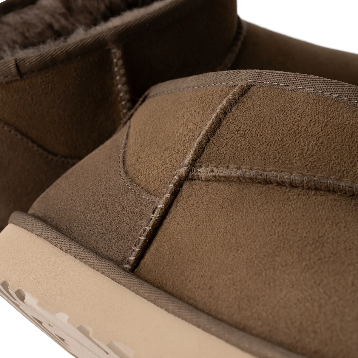 Overkicks - UGG Classic Ultra Mini Boot Hickory (1137391-HCK) - detalle suela