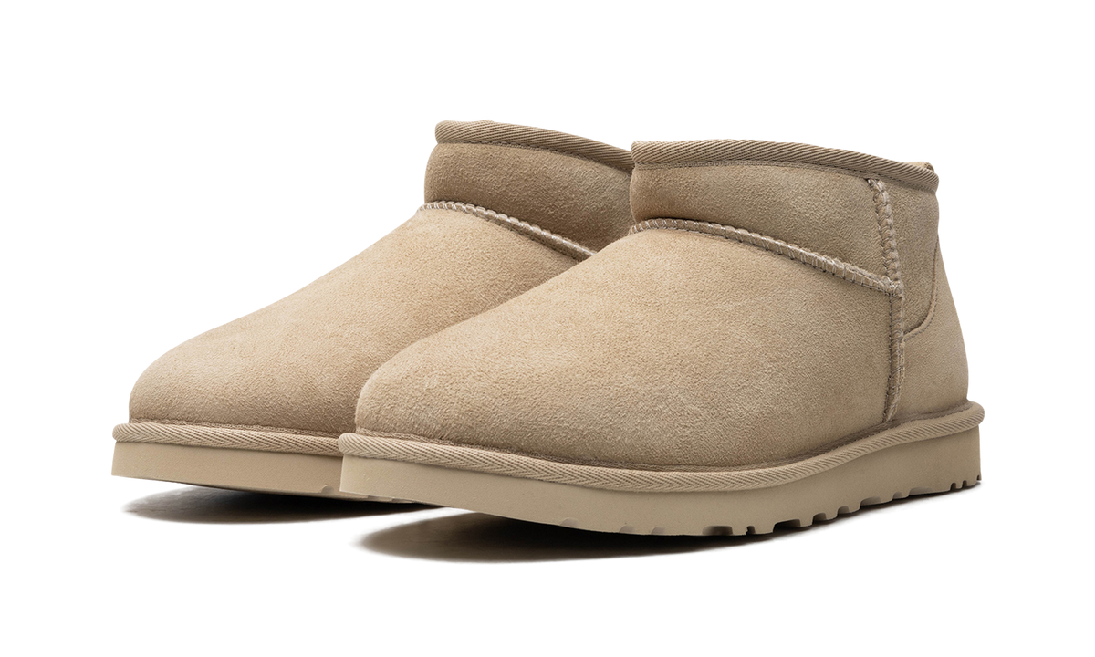 Overkicks - UGG Classic Ultra Mini Boot Mustard Seed (1137391-MDSD) - vista trasera