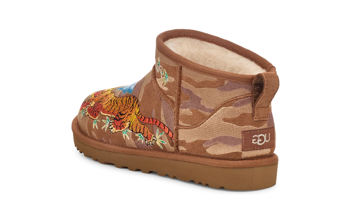 Overkicks - UGG Classic Ultra Mini Boot Palace Chestnut Camo (1172071-CTCM) - detalle suela
