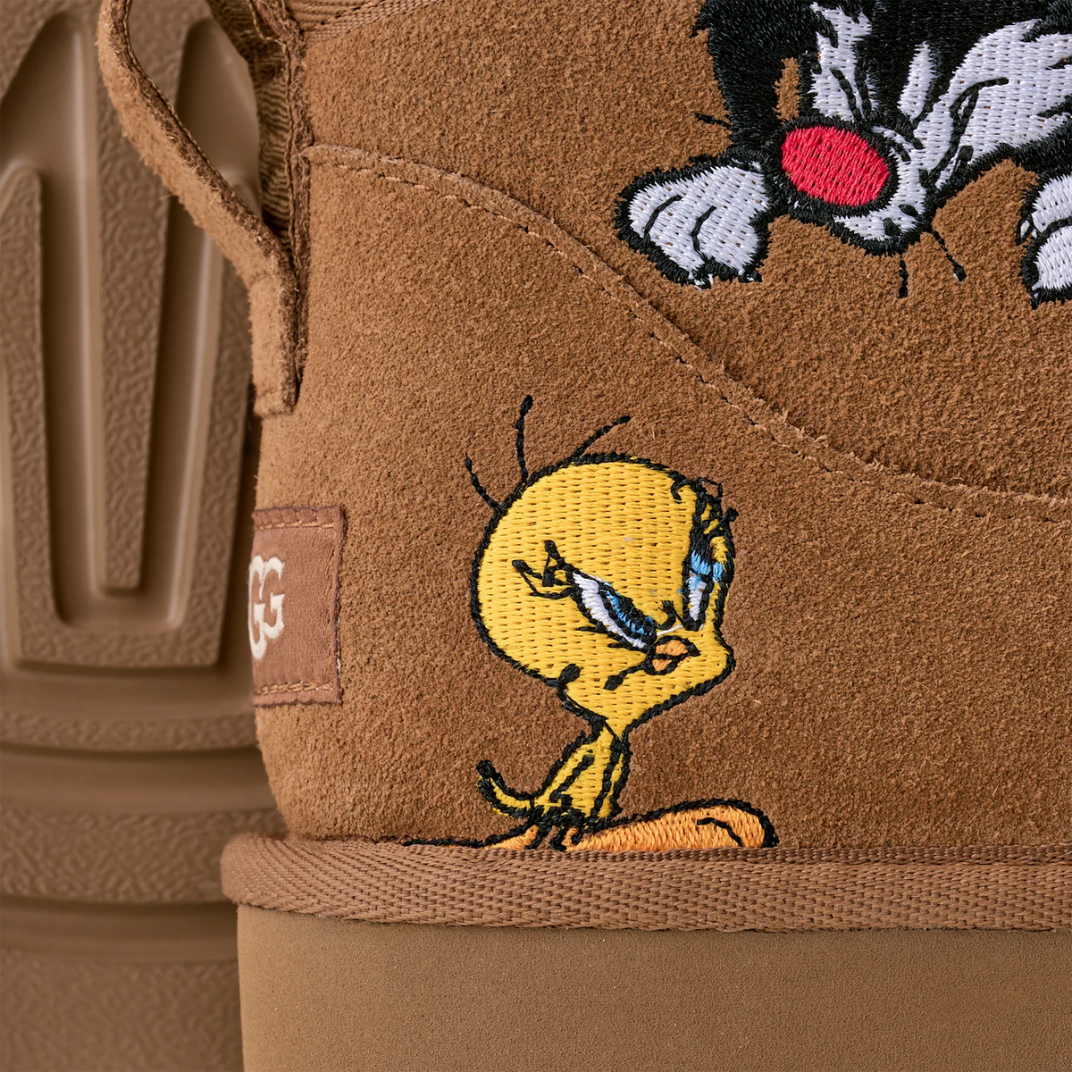 Overkicks - UGG Classic Ultra Mini Boot Palace x Looney Tunes Chestnut (1181891-CHE) - vista superior