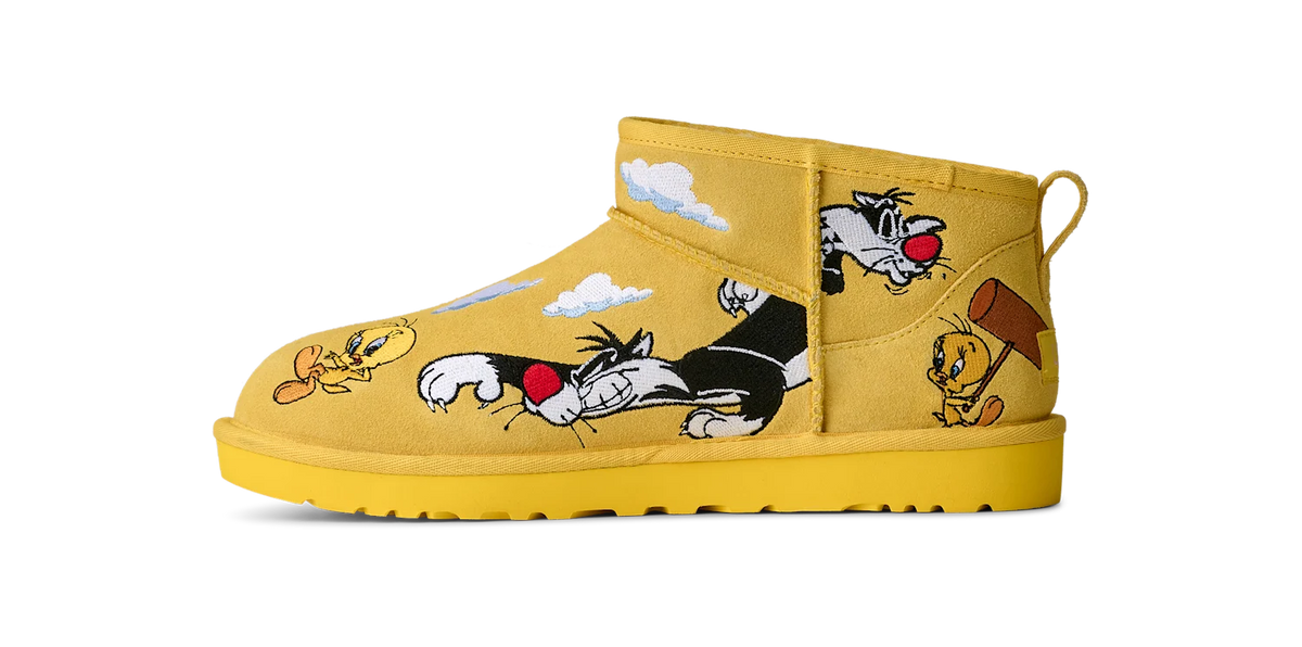 Overkicks - UGG Classic Ultra Mini Boot Palace x Looney Tunes Yellow (1181891-YEL) - par completo