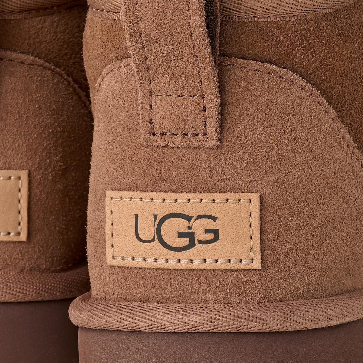 Overkicks - UGG Classic Ultra Mini Boot Rocky Oak (Womens) (1116109-RYK) - vista superior