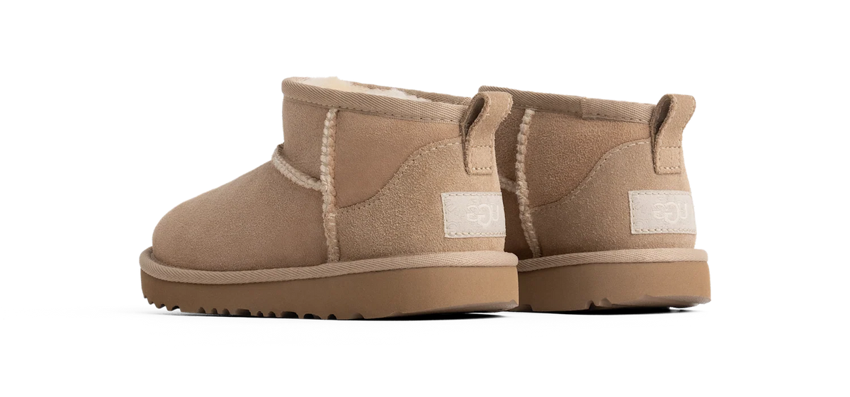 Overkicks - UGG Classic Ultra Mini Boot Sand (Kids) (1130750K-SAN) - imagen 2