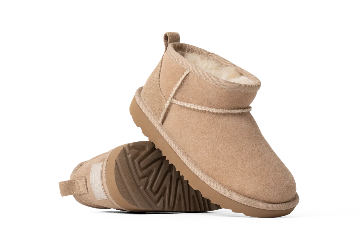 Overkicks - UGG Classic Ultra Mini Boot Sand (Kids) (1130750K-SAN) - imagen 3