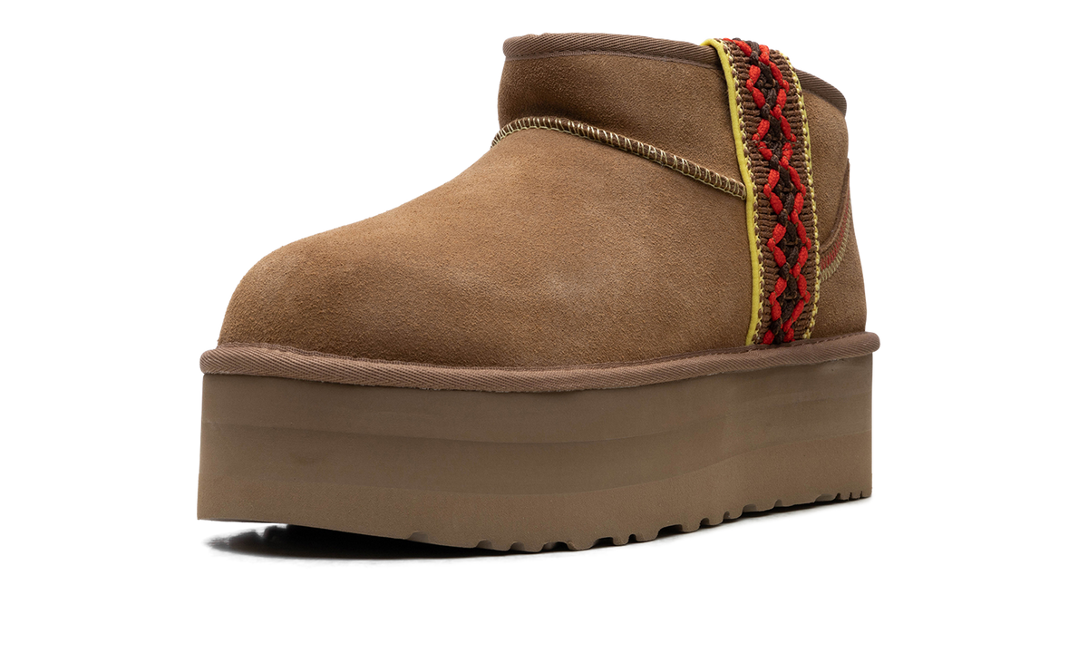 Overkicks - UGG Classic Ultra Mini Braid Boot Chestnut (Womens) (1138491-CHE) - detalle suela