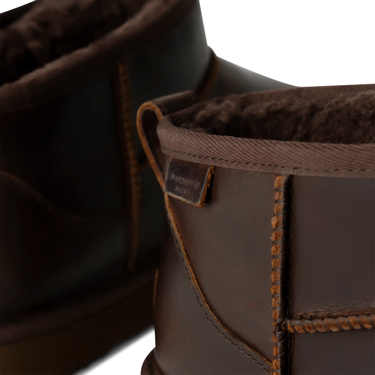 Overkicks - UGG Classic Ultra Mini LTHR Regen Boot Ironwood (1158191-IWD) - detalle suela