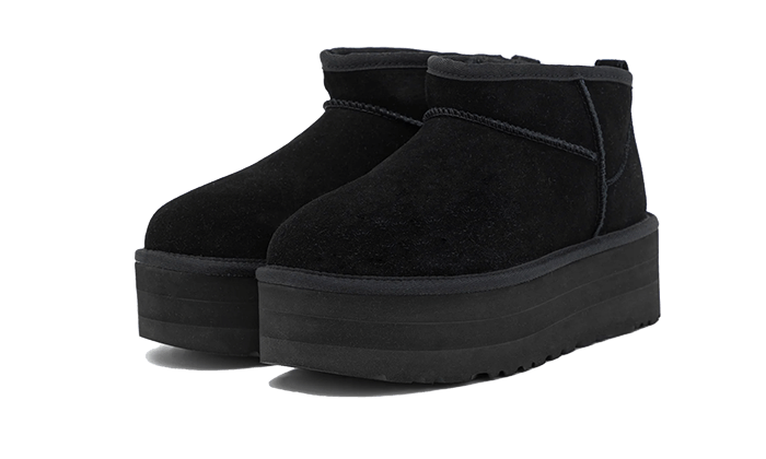 Overkicks - UGG Classic Ultra Mini Platform Boot Black (Womens) (1135092-BLK) - vista trasera