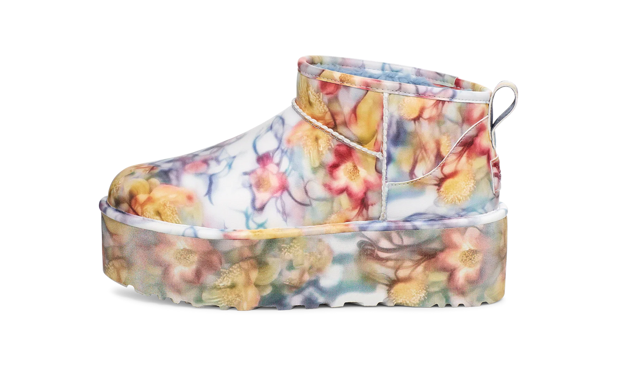 Overkicks - UGG Classic Ultra Mini Platform Boot Collina Strada Light Blue Floral (1170171-LLF) - vista lateral