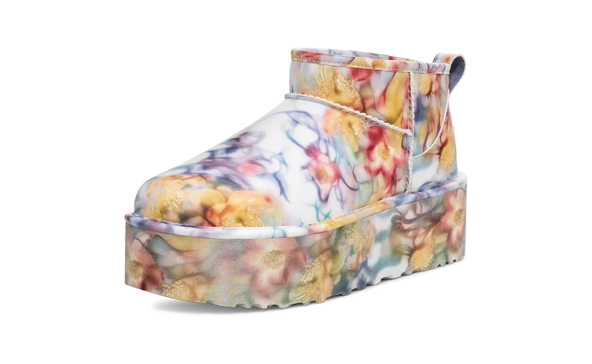 Overkicks - UGG Classic Ultra Mini Platform Boot Collina Strada Light Blue Floral (1170171-LLF) - vista trasera