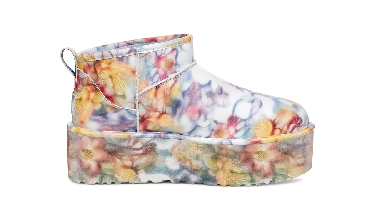 Overkicks - UGG Classic Ultra Mini Platform Boot Collina Strada Light Blue Floral (1170171-LLF) - par completo