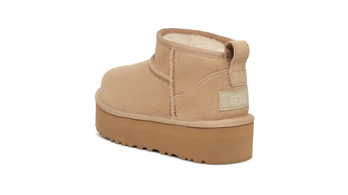 Overkicks - UGG Classic Ultra Mini Platform Boot Sand (Kids) (1157791K-SAN) - imagen 4